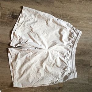 Lululemon Mens Pace Breaker short with Liner size L